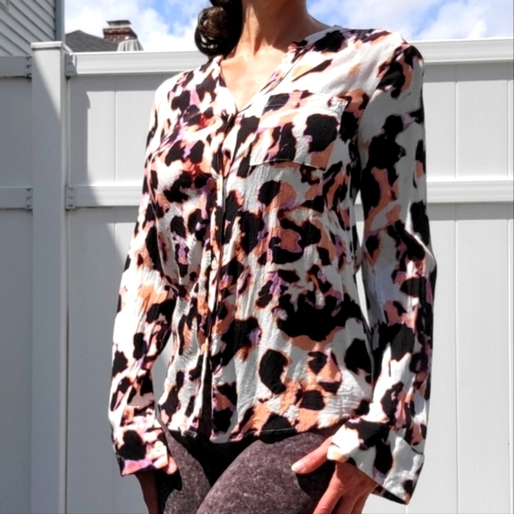 Calvin Klein Tops - Calvin Klein-  Long Adjustable Sleeve, Button-Down Blouse, Size XS